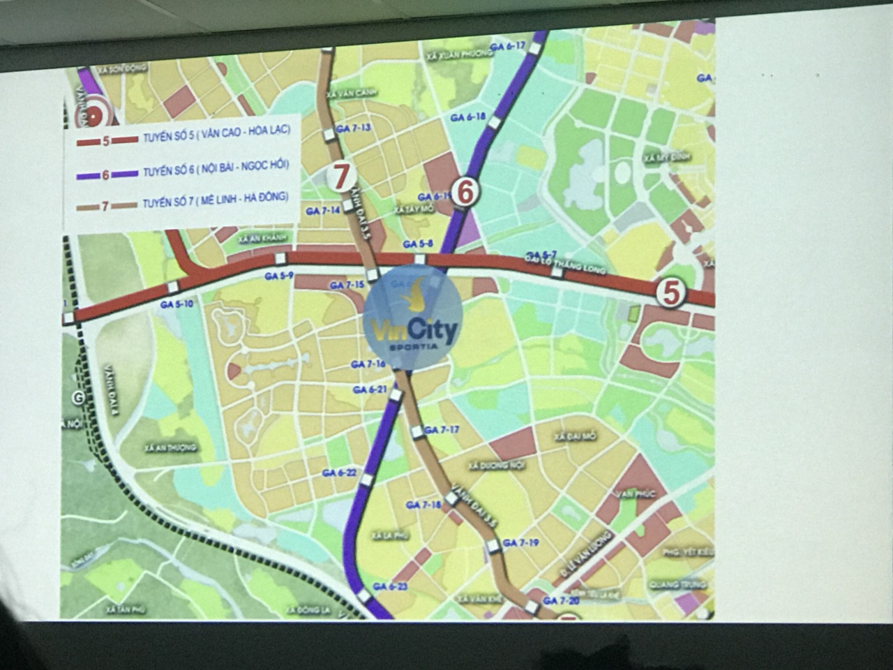 cac-tuyen-duong-sat-do-thi-di-qua-vinhomes-smart-city
